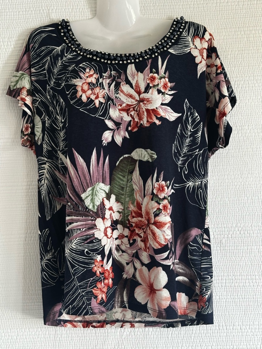 Lavish Navy Tropical Floral Blouse Beaded Neckline Boho Chic Resort Sz S